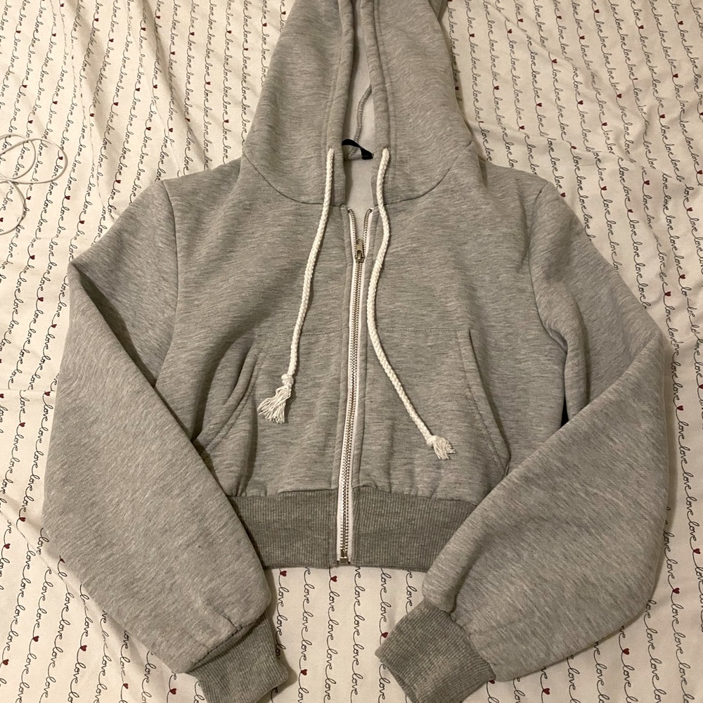 Zip-up cropped drawstring hoodie